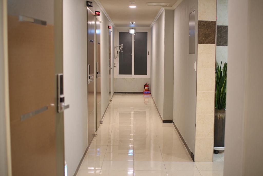 Jeju R Hotel & Guesthouse Экстерьер фото