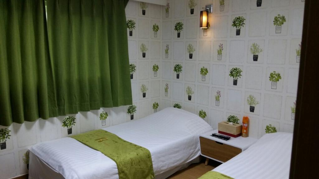 Jeju R Hotel & Guesthouse Экстерьер фото