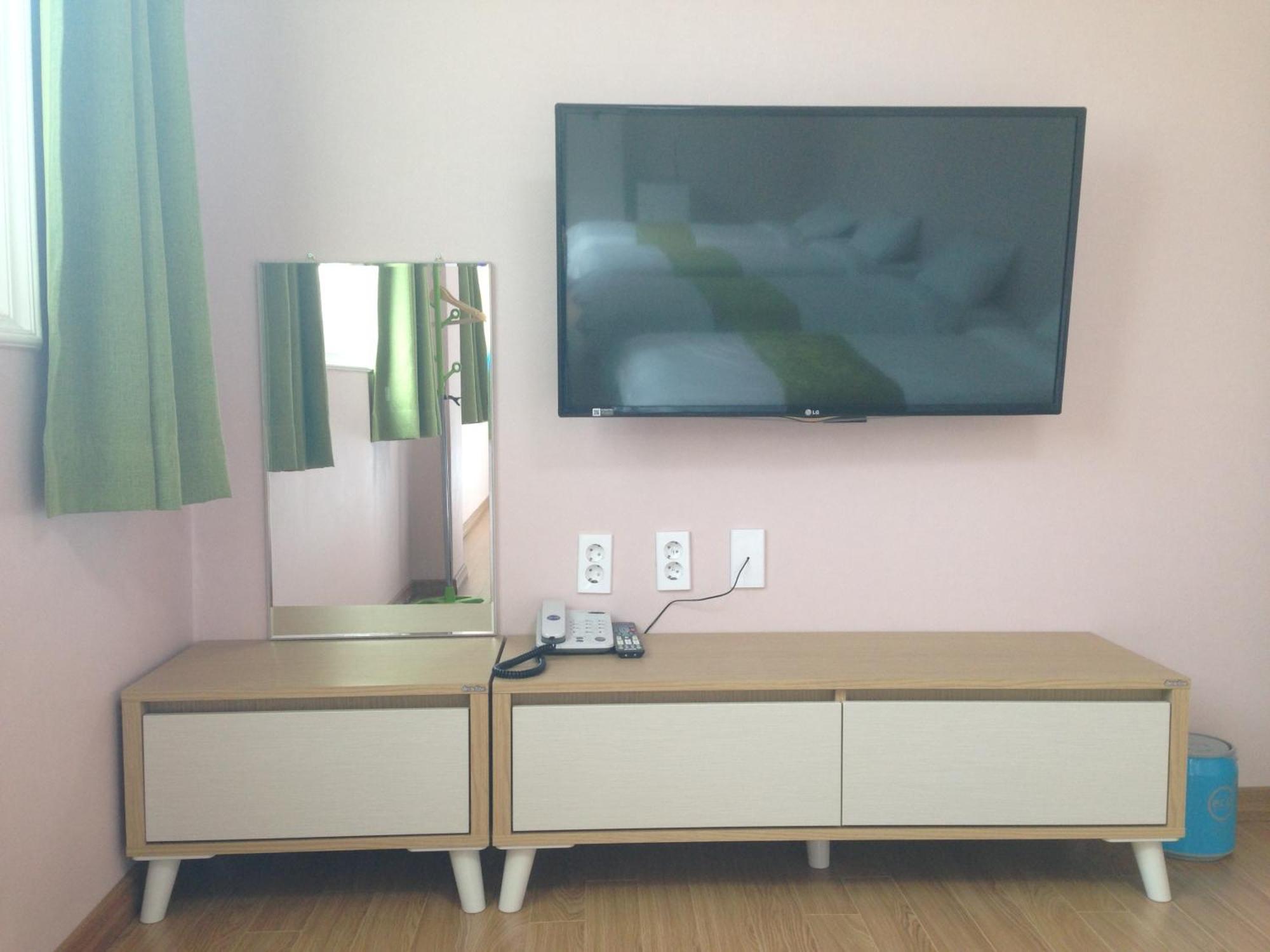 Jeju R Hotel & Guesthouse Экстерьер фото