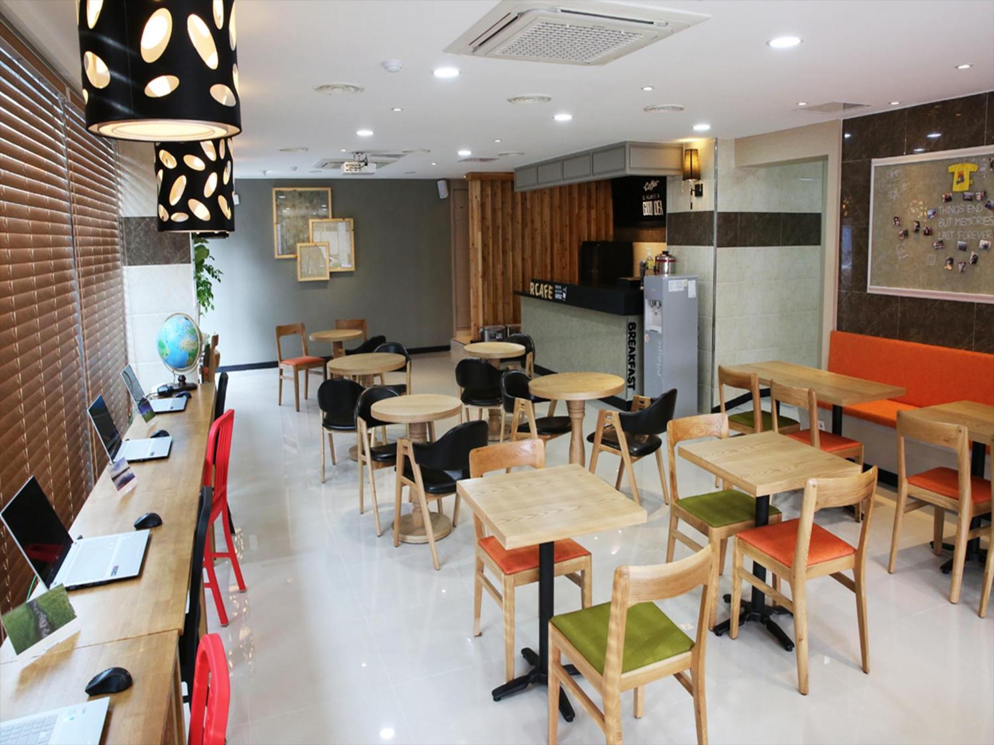 Jeju R Hotel & Guesthouse Экстерьер фото