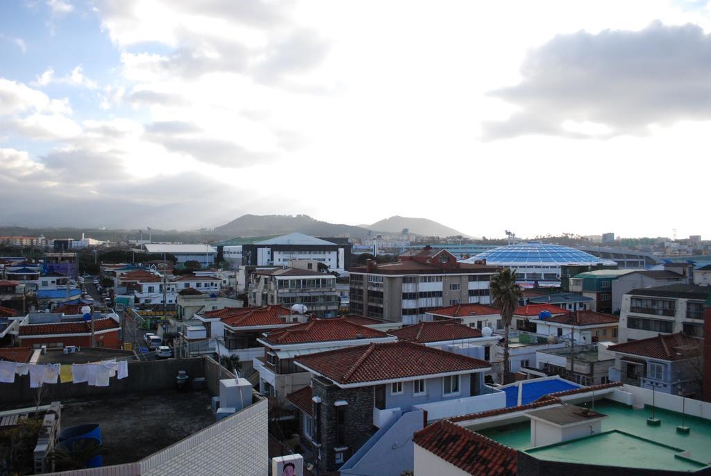 Jeju R Hotel & Guesthouse Экстерьер фото