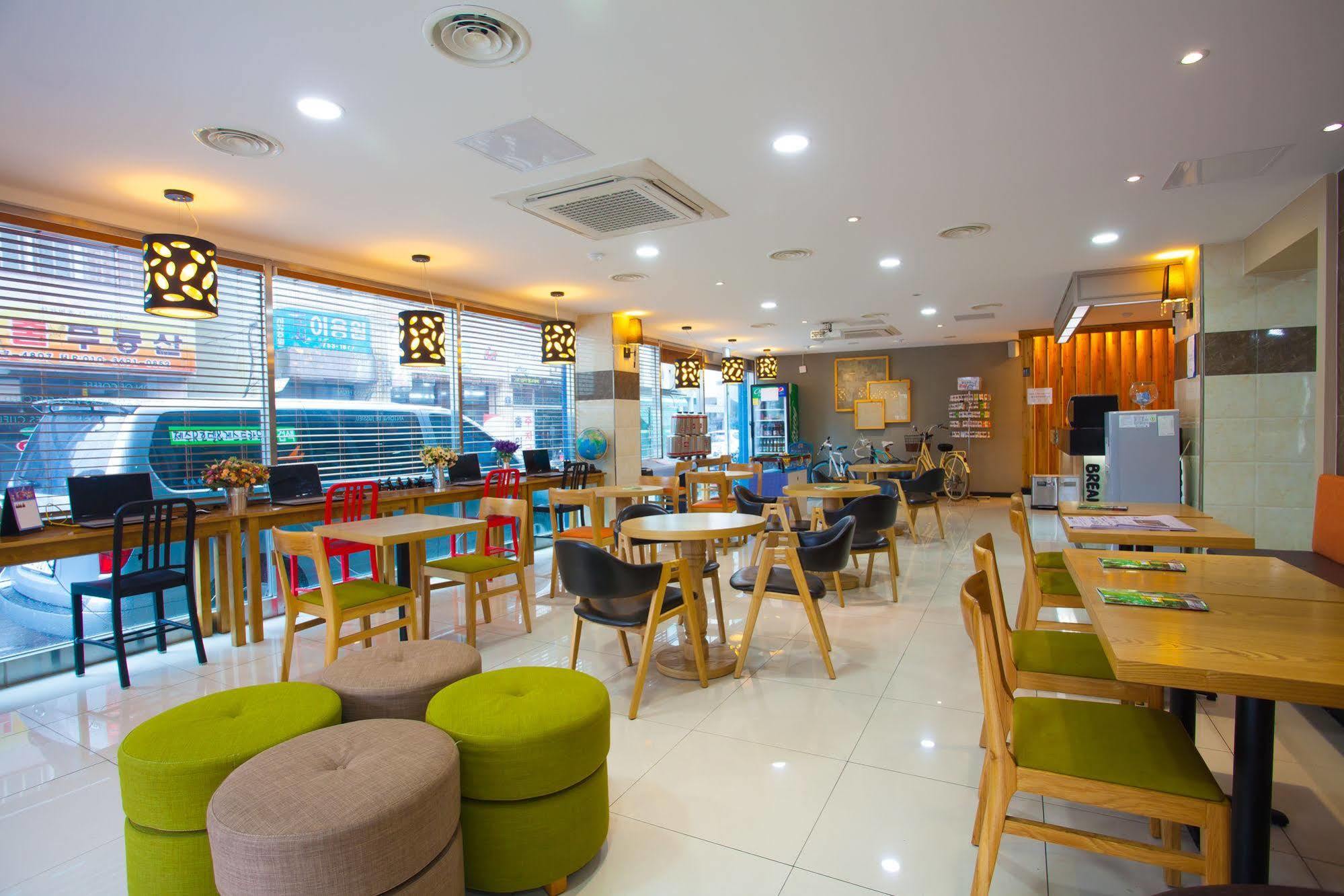 Jeju R Hotel & Guesthouse Экстерьер фото