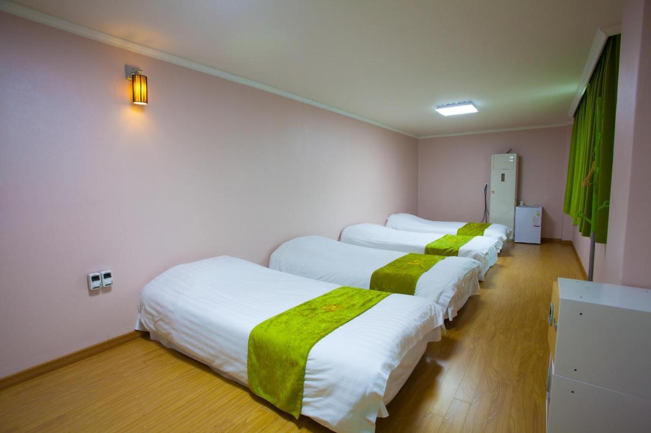 Jeju R Hotel & Guesthouse Номер фото