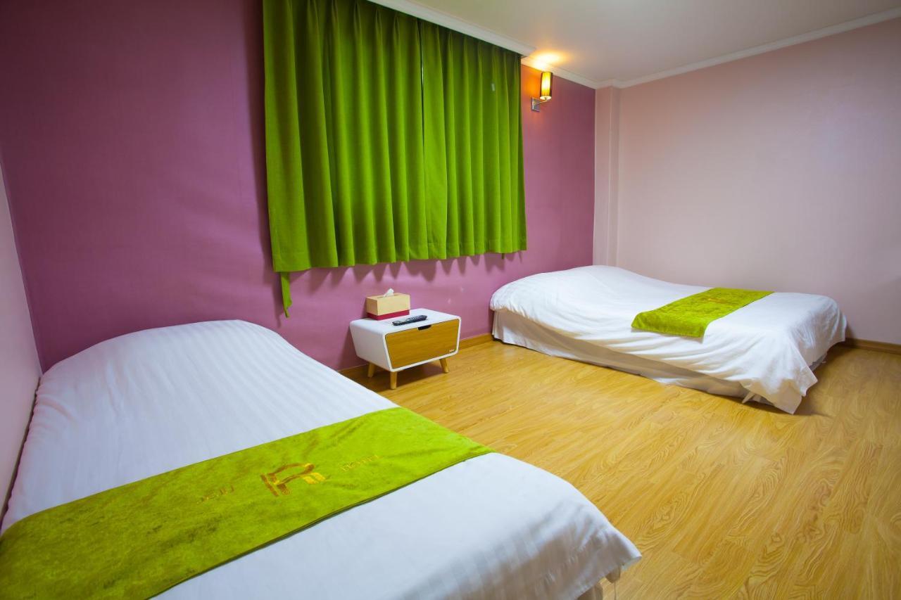 Jeju R Hotel & Guesthouse Экстерьер фото