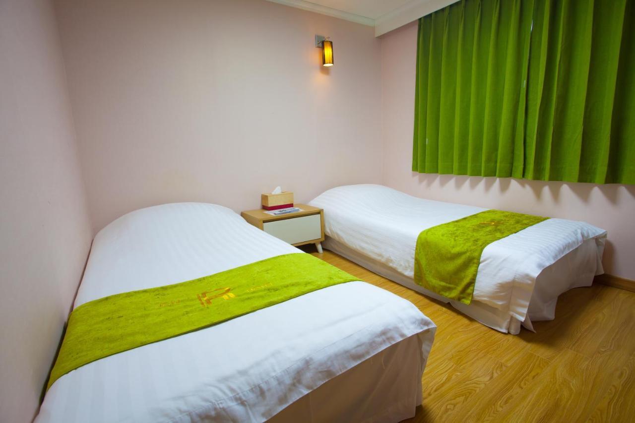 Jeju R Hotel & Guesthouse Экстерьер фото