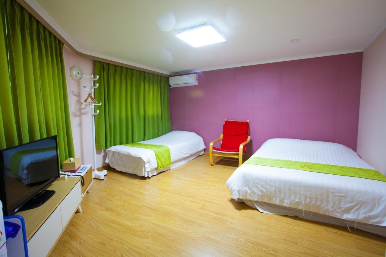 Jeju R Hotel & Guesthouse Экстерьер фото